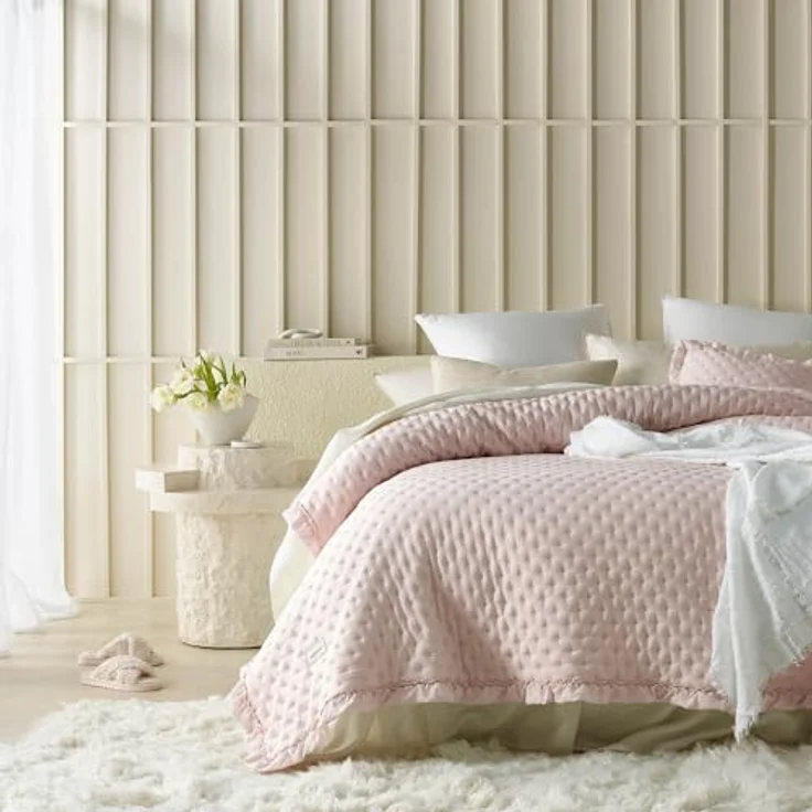 ROOM99 Molly Elegante Tagesdecke in Puderrosa 240x260 cm Vielseitige Wohndecke als Bettüberwurf oder Sofaüberwurf Überwurfdecke für Bett und Sofa Steppdecke Stil Ideal als Bedspread – Bild 7