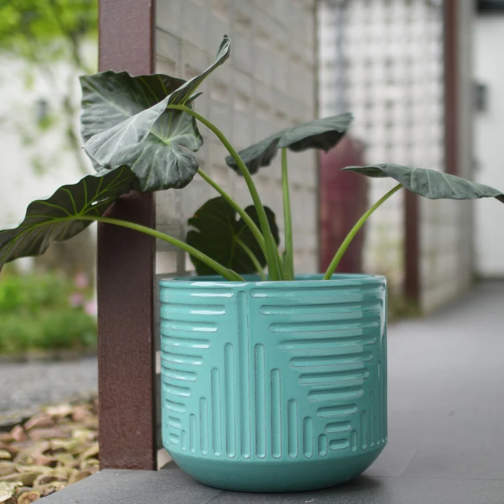 Wohnora-Großer Keramik Blumentopf Ø 42 cm, handglasiert mit türkisfarbengrüner Hochglanzoberfläche und geometrischem Rillenmuster, atmungsaktiv & frostsicher, mit Ablaufloch für Palmen und Gummibäume,H 365cm x T 42cm x B 42cm,Cyan – Bild 1