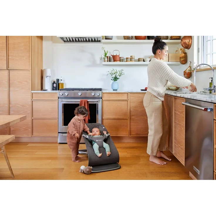 Ergobaby Evolve Bouncer Babywippe für Neugeborene Soft Olive – Bild 4