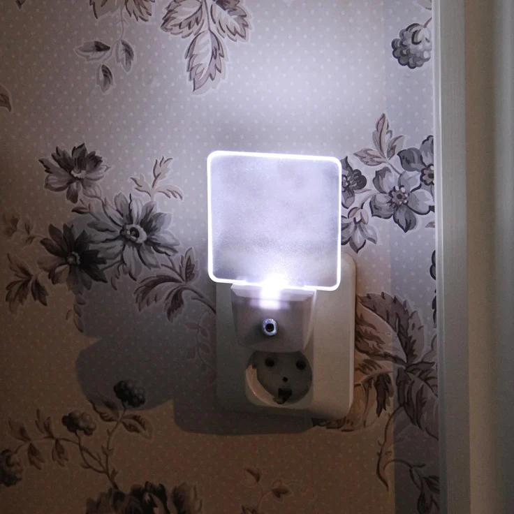 Nachtlicht ,Functional' für die Steckdose, quadratisch, kalt-weißes LED Licht, H 11,4cm, B 7,5cm – Bild 3