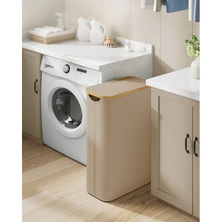 SONGMICS Wäschekorb mit Deckel und herausnehmbarem Wäschesack, zusammenklappbar, Bambus / Oxford-Gewebe kamelbraun, 65 l – Bild 1