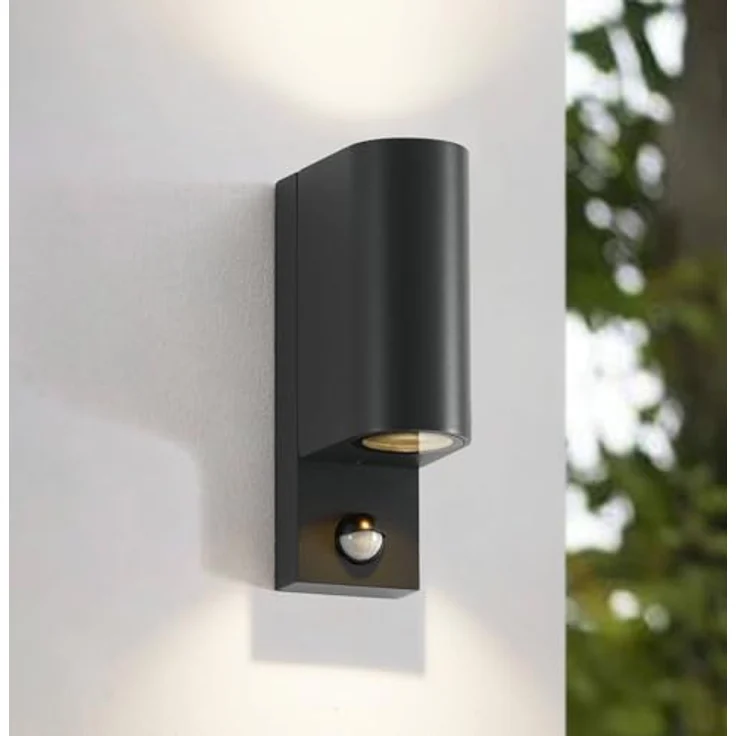 Lindby Wandleuchte außen Palina mit Bewegungsmelder, spritzwassergeschützt, 2-flammig, GU10, Aluminium schwarz – Bild 2