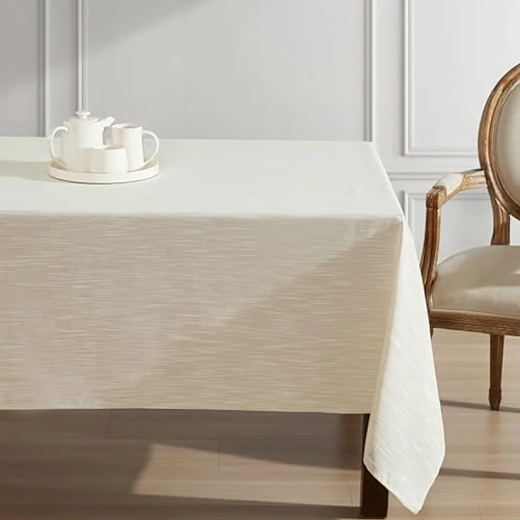 Laura Ashley Arabesque Luxuriöse Schimmernde Stofftischdecke für formelle Abendessen, Urlaub, Hochzeit oder Party, 152,4x304,8 cm, Gold – Bild 3