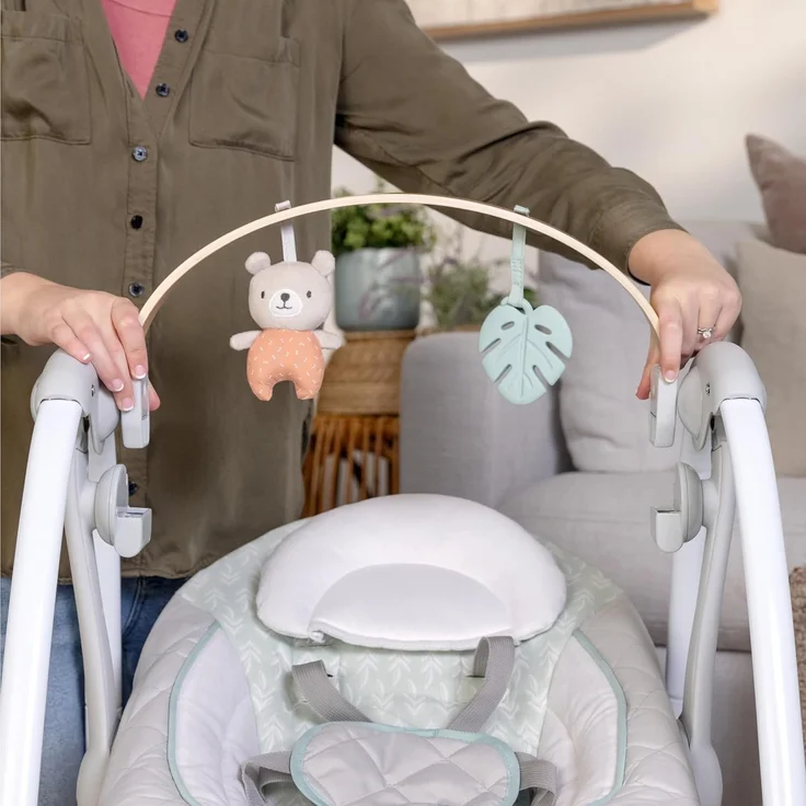 Ingenuity Cozy Spot Babyschaukel & Babywippe elektrisch mit Holz-Spielbogen, 6 Geschwindigkeiten, tragbar, abnehmbar, 0–9 Monate, bis 9 kg – Bild 4