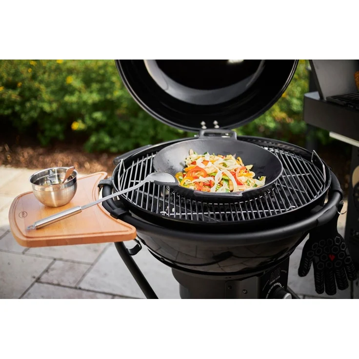 RÖSLE Ablagetisch Kugelgrill, Hochwertiger Buchenholztisch mit Saftrille zum Anhängen an den RÖSLE Kohlegrill No. 1 F50 AIR/F60 AIR/G60, Braun – Bild 3