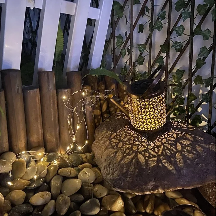 Gardlov LED Solarleuchte Solar-Gartenlampe Gießkanne, Beleuchtung, LED fest integriert, Tageslichtweiß, 60 LEDs erzeugen den Effekt von fließendem Wasser aus der Kanne – Bild 7