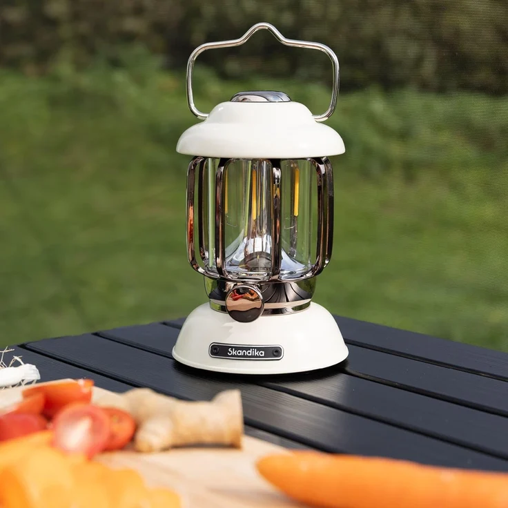 Skandika LED Gartenleuchte Campinglampe Forsol, Retro-Stil, Aufladbar, Tischlampe, Campingleuchte, stufenlos dimmbar, 4400mAh Akku, tragbar, Laterne Warmweiße Lichtfarbe – Bild 7