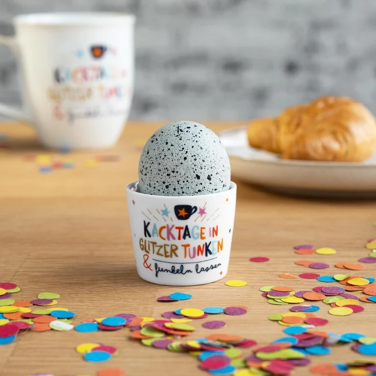 Niedlicher Sheepworld Eierbecher aus Porzellan mit Spruch "Kacktage in Glitzer tunken und funkeln lassen" – Bild 2