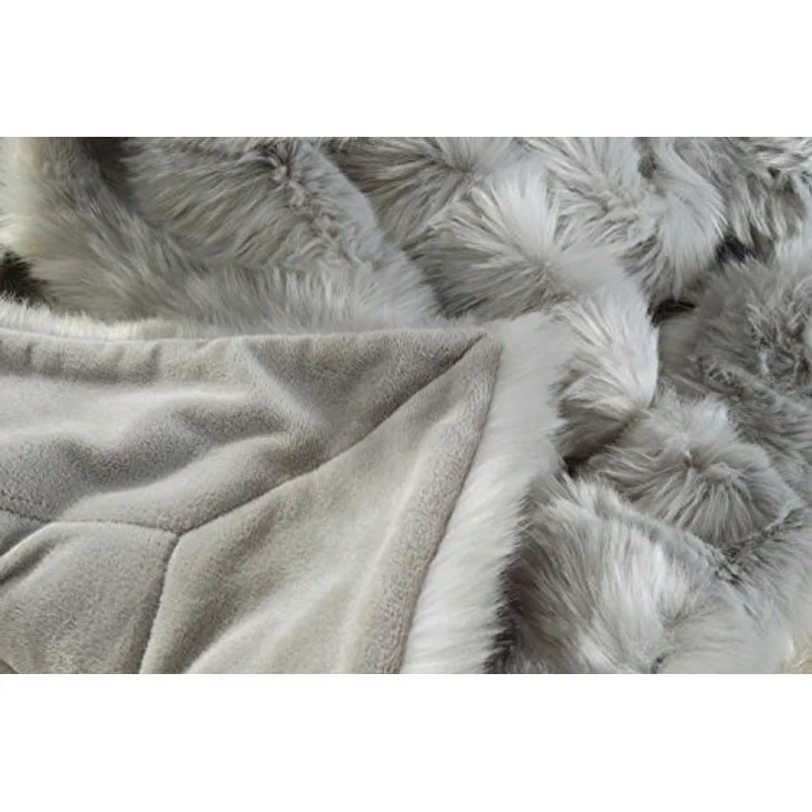 Wohndecke Premium Felldecke (Kunstfelldecke) "Zobel silber-grau", Wohnen und Accessoires GmbH & Co. KG, Pelzoptik – Bild 6