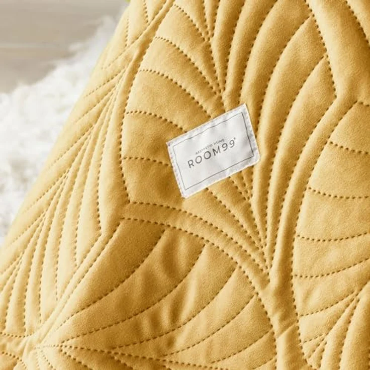 ROOM99 Feel Elegante Tagesdecke in Senf 200x220 cm Vielseitige Wohndecke als Bettüberwurf oder Sofaüberwurf Überwurfdecke für Bett und Sofa Steppdecke Stil Ideal als Bedspread Velvet Samt – Bild 4