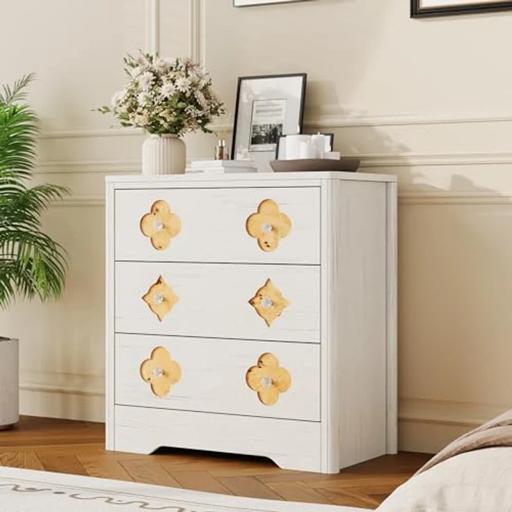 GarveeHome Kommode Mit 3 Schubladen, Nachttisch Mit Durchbrochenem Muster Und Kristallknauf, Dekorativer Beistelltisch Mit 220 kg Tragkraft, Für Wohnzimmer Und Schlafzimmer, 80 x 40 x 77 cm – Bild 3