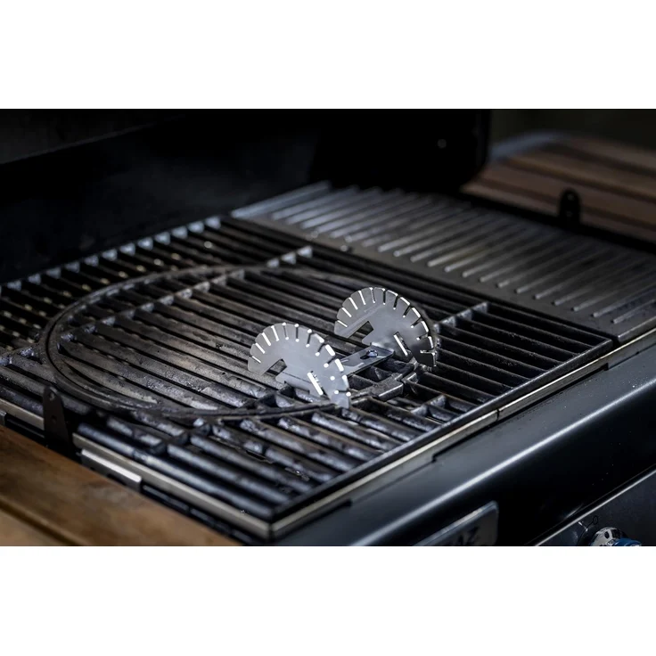 Axtschlag Premium Flammlachsbrett Kirschholz extrastark, 10-Fach verstellbare Halterung aus Edelstahl für Feuerschale, Feuertonne, Feuerkorb, Smoker, Grill, Gastronomie – Bild 6