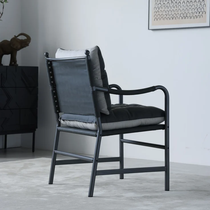 Mid-Century-Kunstledersessel mit schwarzem Metallgestell und Armlehnen, gepolsterter Akzent- und Lesesessel für Wohn- und Schlafzimmer, Schwarz – Bild 4