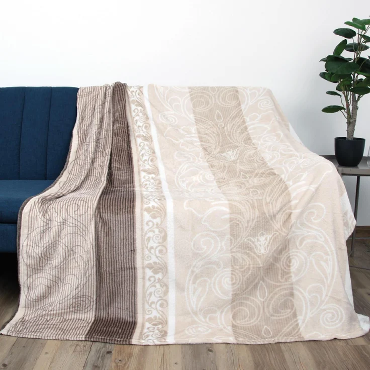 Kuscheldecke XXL (130x170cm) - Beige Ornament - Flauschdecke Microfaser-Decke - Jacquard, große weiche Wohn-Decke zum kuscheln Flanelldecke – Bild 5