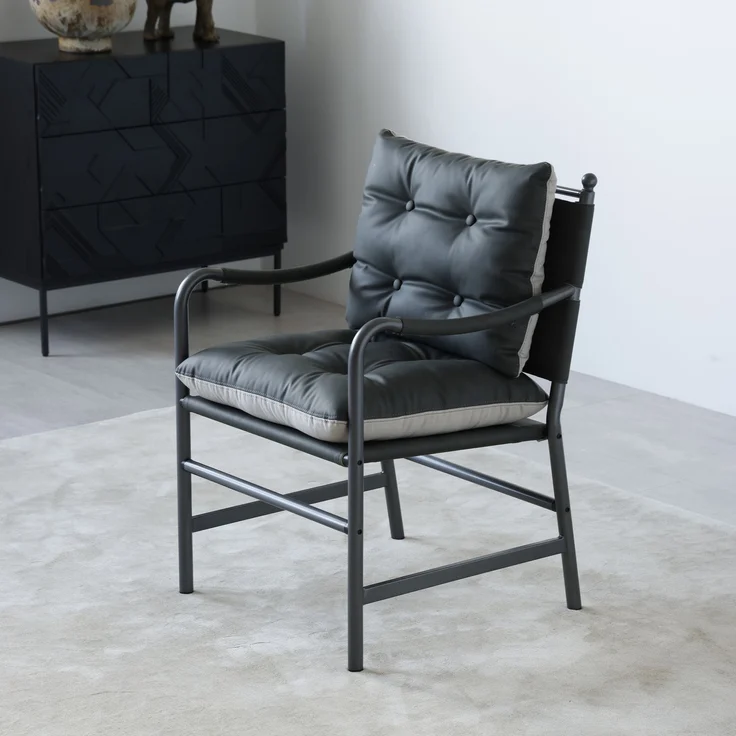 Mid-Century-Kunstledersessel mit schwarzem Metallgestell und Armlehnen, gepolsterter Akzent- und Lesesessel für Wohn- und Schlafzimmer, Schwarz – Bild 1