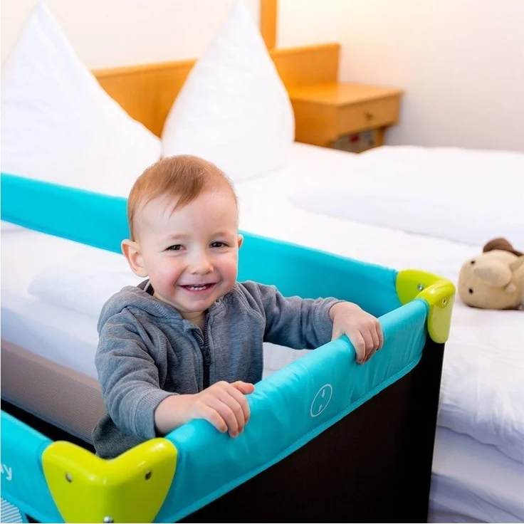 Hauck 'Dream’n Play' Reisebett 3-teilig 120x60 cm, ab Geburt bis 15 kg, inkl. Tragetasche und Einlageboden (faltbar, tragbar, leicht & kippsicher), blau – Bild 2