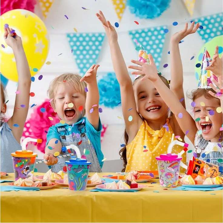 LG-Imports Kinderbecher Kinder Trinkbecher – 250 ml – 12 Stück – Mit Motiv, Deckel & Strohhalm, 12-tlg, Kunststoff
