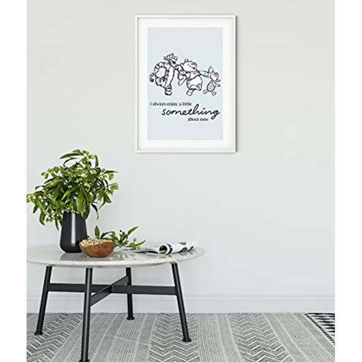 Komar Disney Wandbild Winnie Pooh Little Something, 50x70cm, Premium-Poster Fotopapier, ohne Rahmen, für Kinderzimmer und Babyzimmer, made in Germany – Bild 2