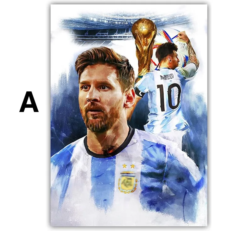 Poster Fußball Messi mit Sieger Pokal Weltmeisterschaft 2022 in Qatar mit Argentinien als Deko Print ohne Rahmen - A / 21 x 30 cm