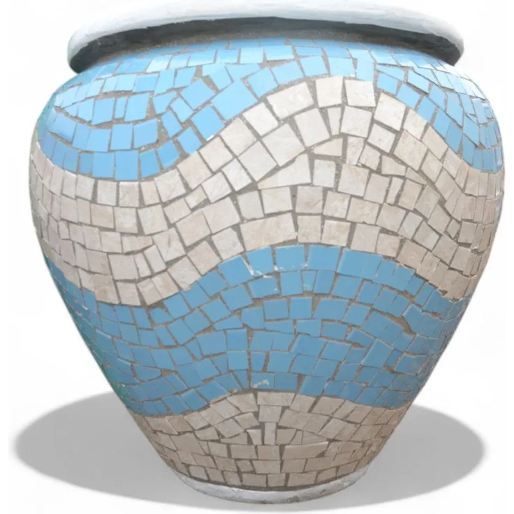 Pflanzgefäß "Mara" – Wellenförmiges Mosaikdesign Hell Blau – Höhe 60 cm – Ø 50 cm – Handgefertigt aus Beton & Keramik-Mosaik