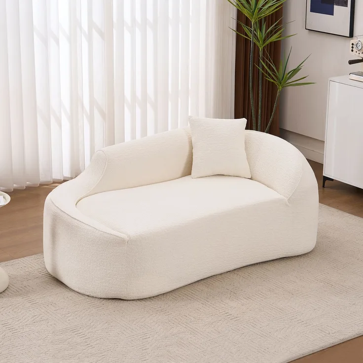 Schlafsofa in Weiß aus Chenille, geschwungene Chaiselongue mit tiefer Sitzfläche und Kissen,65x155x96 cm