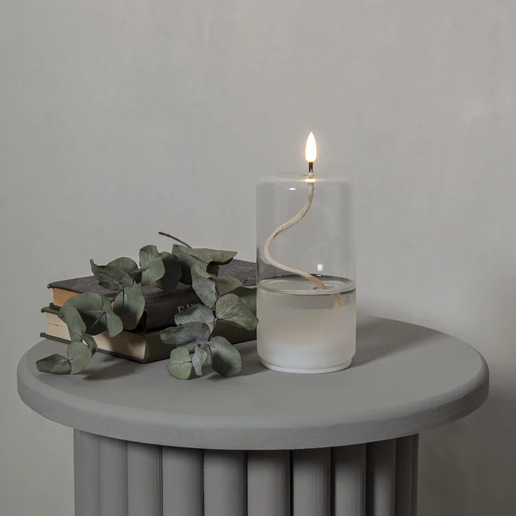 LED Kerze ,Flamme Float' im Glas, Ölkerzen-Optik, Gelkerze mit Docht, transparent, Flacker-Effekt, H 17cm, Ø 8cm – Bild 2