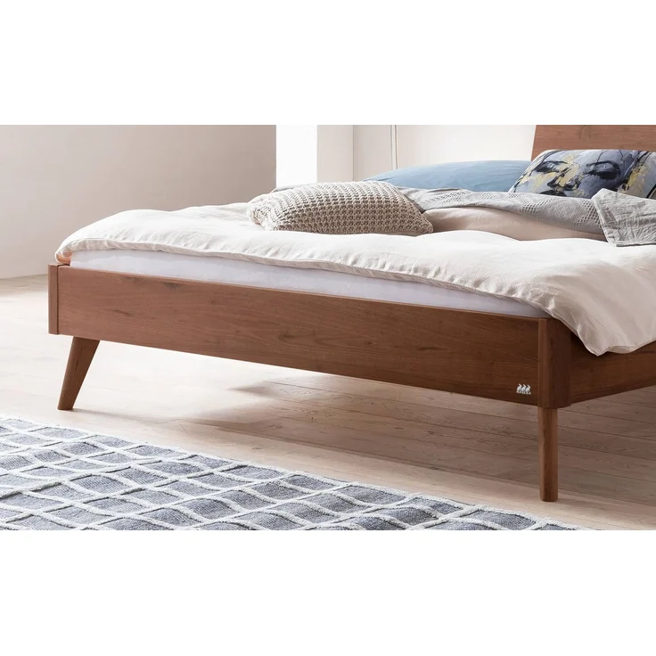 Hasena Bett Caluso Nussbaum mit geschwungenem Kopfteil 200x210 cm, Fußhöhe 20 cm – Lounge – Bild 4