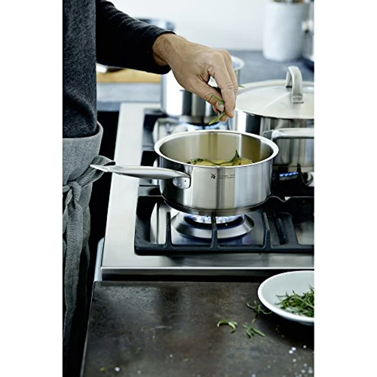 WMF Gourmet Plus Stielkasserolle 20cm, kleiner Topf mit Metalldeckel mit Dampföffnung, Kochtopf klein 2,5l, Induktion, Cromargan Edelstahl mattiert, Innenskalierung – Bild 9