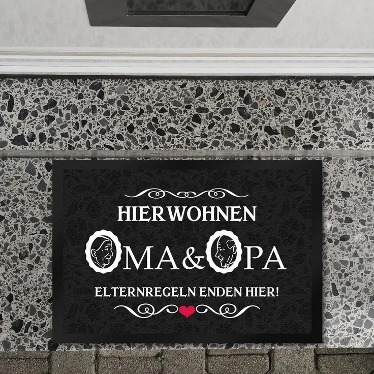 speecheese Fußmatte Hier wohnen Oma & Opa Fußmatte XL in 40x60 cm im Vintage-Look – Bild 1