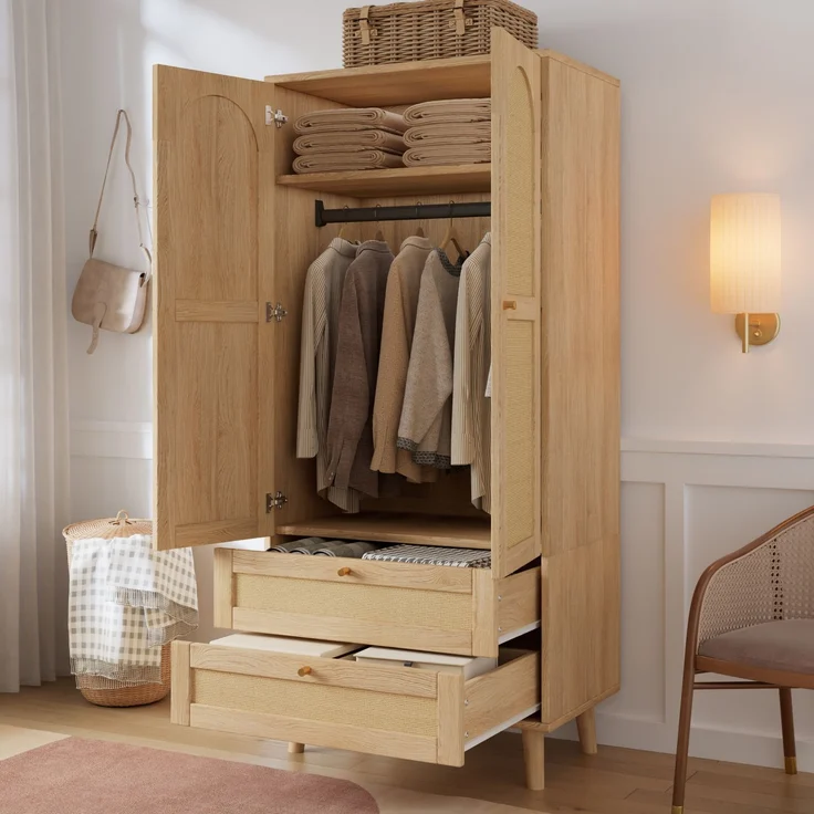 Kleiderschrank in Naturholz-Optik, Mehrzweckschrank mit Rattan-Design, Kleiderstange, Ablagefächern und 2 Schubladen, moderner Garderobenschrank für Schlafzimmer, Flur und Ankleidezimmer--Natürlich--80x50x180cm--YOUDENOVA – Bild 1