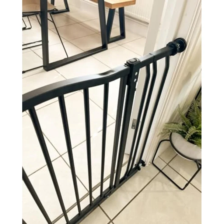 Safetots Treppenschutzgitter mit gebogenem oberen Teil, 71cm - 80cm, Mattschwarz, Treppenschutzgitter mit Druckbefestigung, Babygitter für Türen – Bild 11