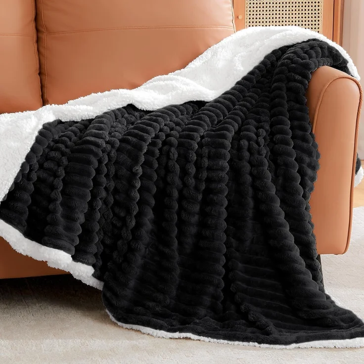 BEDELITE Kuscheldecke Flauschig Decke Groß - Dicke XXL Sherpa Decken Schwarz 220x240 für Bett, warme Cord Kuscheldecken weiche Fleecedecke Wohndecke als Tagesdecke für Schlafzimmer – Bild 3