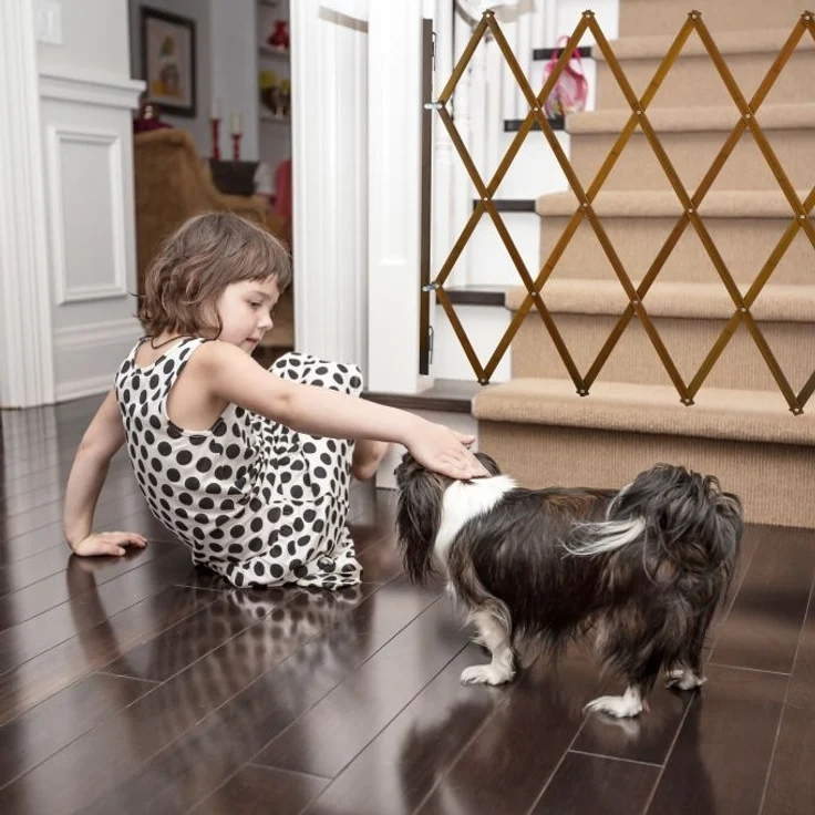 Relaxdays Hundeabsperrgitter, ausziehbar bis 130 cm, 87,5-100 cm hoch, Bambus, Hunde Schutzgitter, Treppe & Tür, Braun – Bild 3