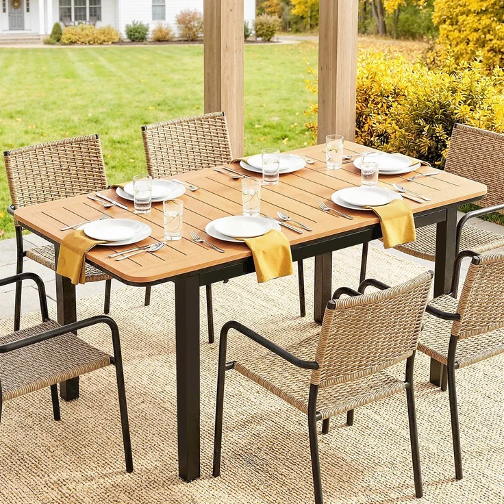Rechteckiger Gartentisch für 6 Personen aus Verbundholz mit Metallgestell und Lattenplatte, 127 x 70 cm, braun – Bild 4