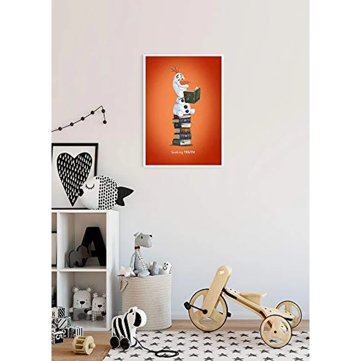 Komar Disney Wandbild Frozen Olaf Reading, Kunstdruck 30 x 40 cm, Eiskönigin, ohne Rahmen, hochwertiger Druck auf lichtbeständigem Fotopapier – Bild 2