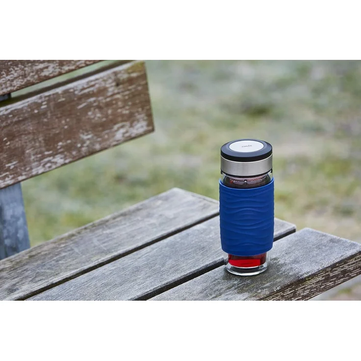 EMSA 'Tee Mug' Teebecher mit Sieb, doppelwandiges Glas, Silikonmanschette, blau, 400 ml – Bild 10