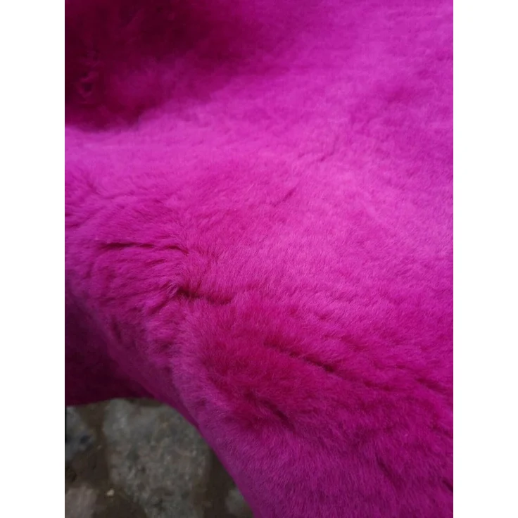 Provellus Fellteppich Deutsches Merino Lammfell Schaffell Fuchsia Geschoren 4cm, 100-110 cm x 50-60 cm – Bild 2