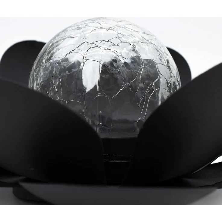 Spetebo LED Solarleuchte LED Solar Lotusblüte schwarz mit Crackleglas Kugel - 24 x 10 cm, Einschaltautomatik, LED fest integriert, warmweiß, Garten Deko Kugelleuchte im Blumen Design – Bild 3