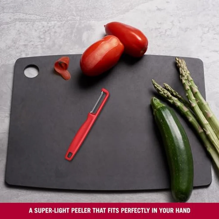 Victorinox Sparschäler "Iota", Schäler für Gemüse, Obst, Zackenschliff, Zweischneidig, Extra Scharf, Swiss Made, rot – Bild 6