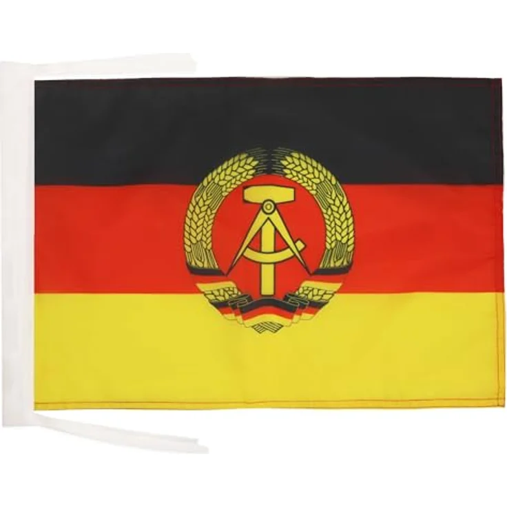 AZ FLAG Flagge DEUTSCHE DEMOKRATISCHE Republik 45x30cm mit Kordel - DDR Fahne 30 x 45 cm - flaggen Top Qualität – Bild 1