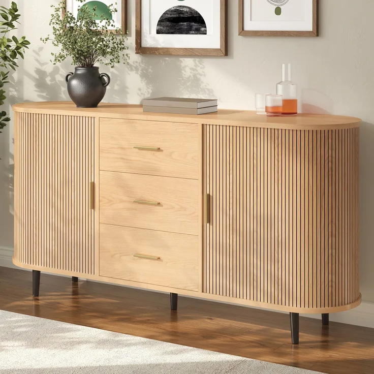Merax Sideboard mit drei Schubladen mittig und Schiebetüren an den Seiten, gebogenes Design mit vertikaler Rillenverkleidung, Metallgriffe, Rohr-Eisenfüße, Aufbewahrungsschrank, Natur – Bild 2