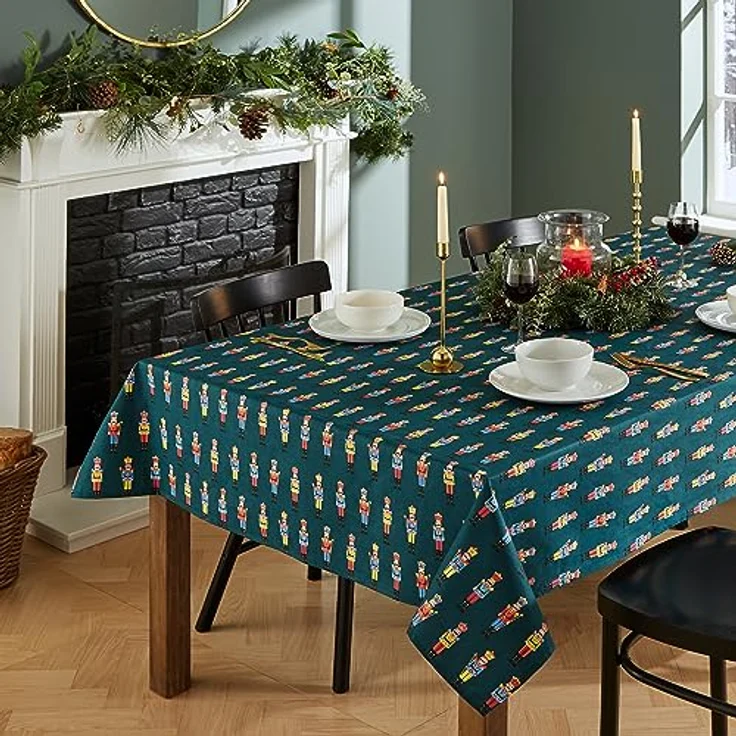 Catherine Lansfield Dining Christmas Nussknacker-Tischdecke, Baumwolle, 137x229 cm, Grün – Bild 2