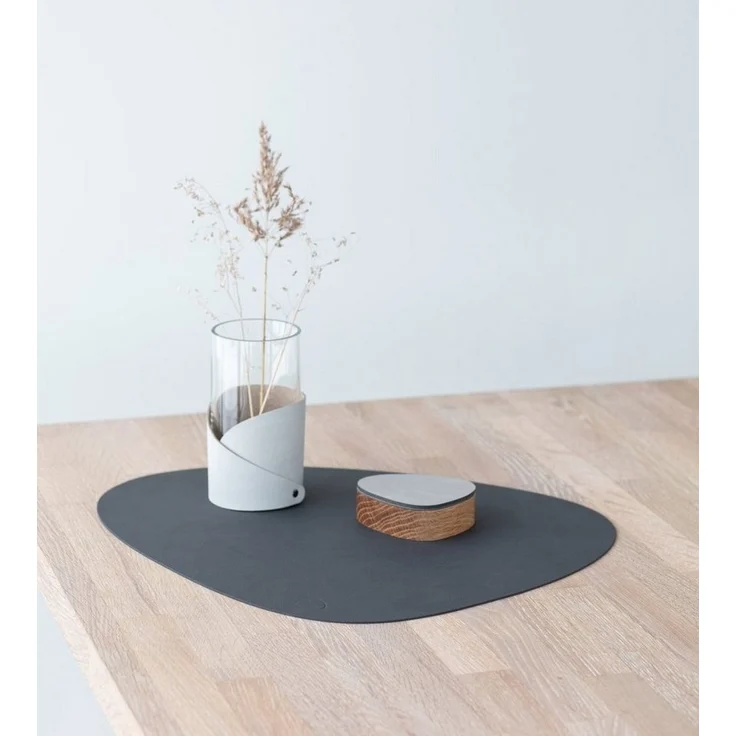 LIND DNA Table Mat Curve L 37x44 cm Nupo Anthracite – Bild 3