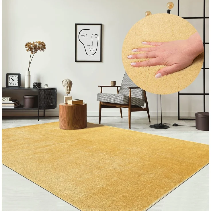 the carpet Relax kuscheliger Kurzflor Teppich, Anti-Rutsch Unterseite, Waschbar bis 30 Grad, Super Soft, Felloptik, Gold, 160x220 cm – Bild 1