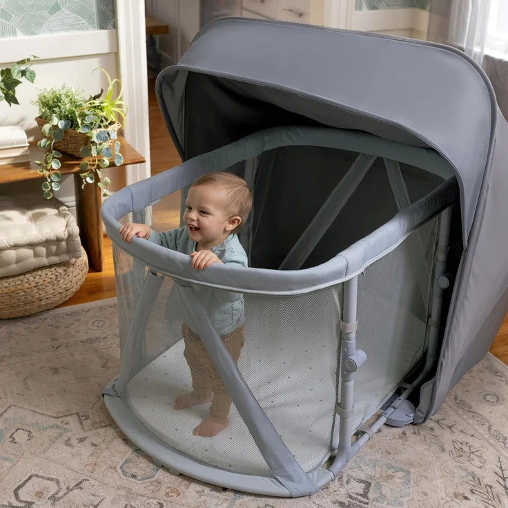 Ingenuity Dream Retreat 3-in-1 Tragbarer Stubenwagen und Spielplatz, einfache 3-stufige Faltung, inklusive Lichtblockierschirm für drinnen und draußen, UPF 50+, Matratze und Bettlaken, 0-36 Monate – Bild 13