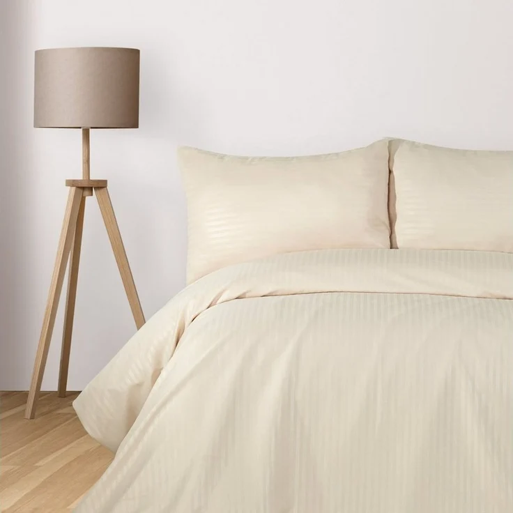 Komfortec Bettwäsche Deluxe, 2&3 Teilig, 140x200 cm, 155x220 cm, 200x200 cm oder 220x240 cm, 100 % Mikrofaser (120 g/m), 3 teilig, Bettwäsche-Sets mit Reißverschluss, Weich und Bügelfrei – Bild 1