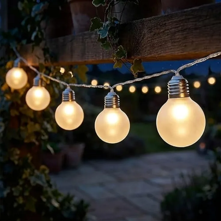 Spetebo LED-Lichterkette Garten Derko Beleuchtung mit 8 kleinen transparenten LED Glühbirnen, 8-flammig, Lichterkette für Außen und Innen batteriebetrieben