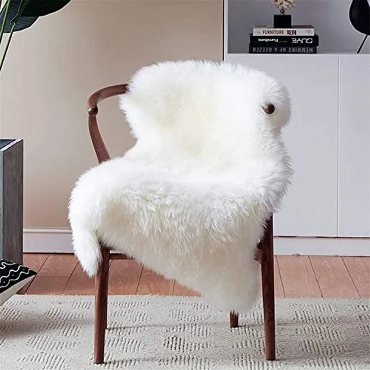 HEQUN Faux Lammfell Schaffell Teppich Kunstfell Dekofell Lammfellimitat Teppich Longhair Fell Nachahmung Wolle Bettvorleger Sofa Matte (50x80 cm, Weiß)