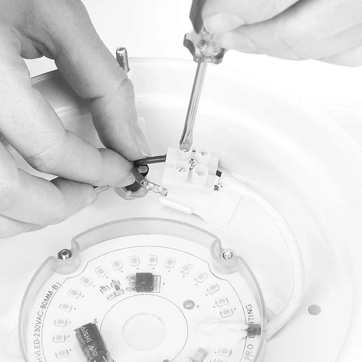 Moderne 12 Watt LED Deckenleuchte fürs Bad aus gebürstetem Stahl & Glas, IP44 – Bild 16