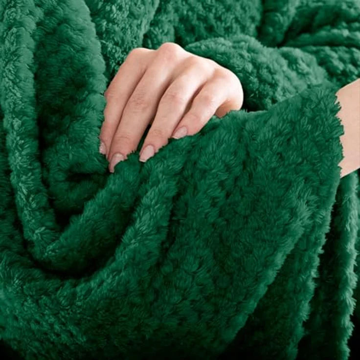 DecoKing Kuscheldecke 150x200 cm flaschengrün Decke Microfaser Wohndecke Tagesdecke Fleece weich sanft kuschelig skandinavischer Stil grün dunkelgrün Henry – Bild 7